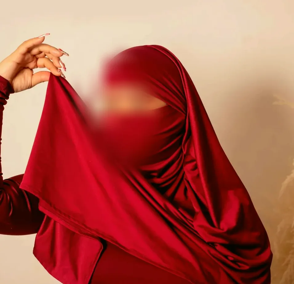Ailsa, 25
