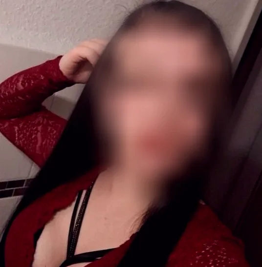 Daisy, 24