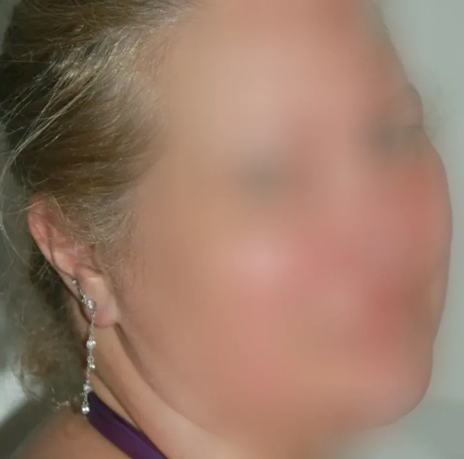 Dina, 28