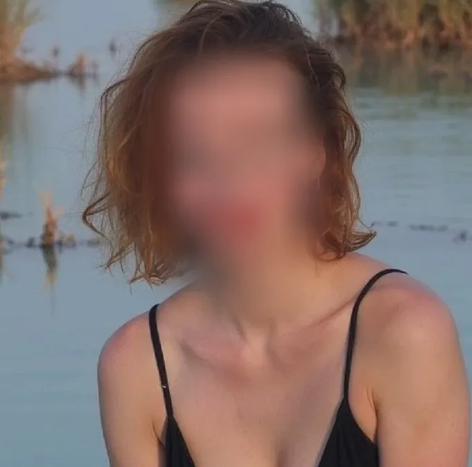 Hayley, 25