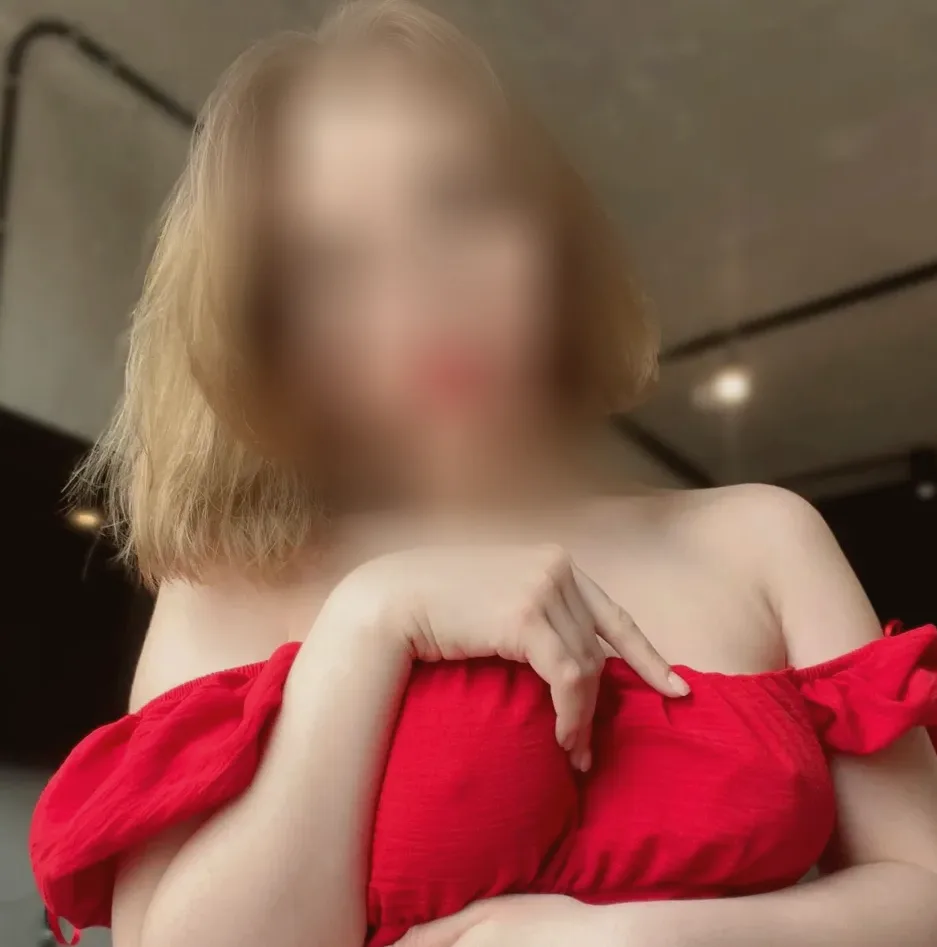 Nia, 20