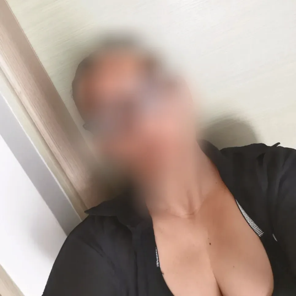 Rosie, 37